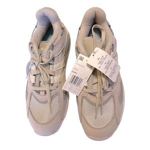 ADIDAS sneakers. LXCON 94 W  New With Tags. Size 9 1/2 US  Color: Sand